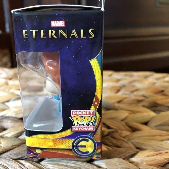 Action_Figures_&_Playsets